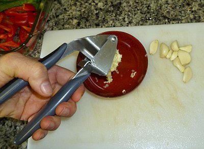 crushed garlic