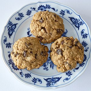 oatmeal raisin cookies