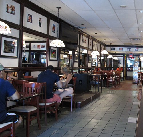 Jose's Grill interior