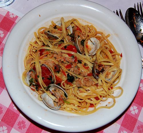 Magganio's Clam Linguini with Red Sauce